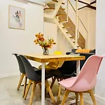 Σπίτι διακοπών Design & Stylish House In The Center Of