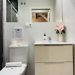 Design & Stylish House In The Center Of Σπίτι διακοπών *