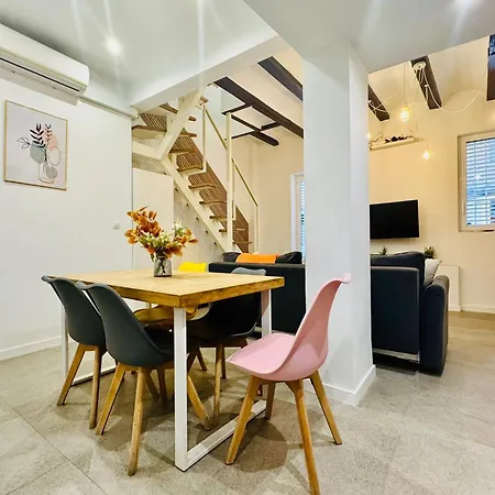 Design & Stylish House In The Center Of Feriehus