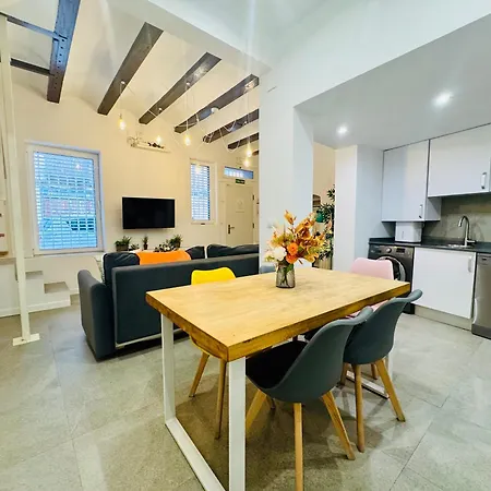 Design & Stylish House In The Center Of * Valenza
