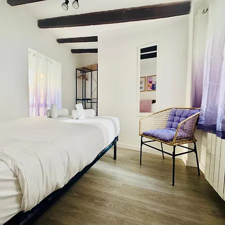 Design & Stylish House In The Center Of Casa vacanze Valenza